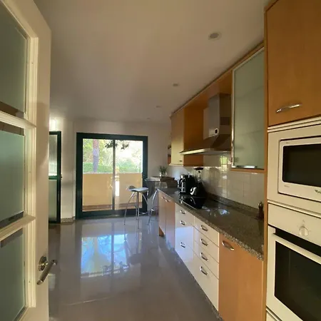 Sunny Retreat With Stunning View Appartement Sotogrande