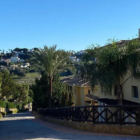 Sunny Retreat With Stunning View Apartman Sotogrande