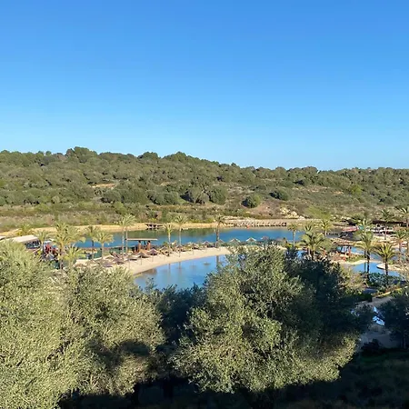 Sunny Retreat With Stunning View شقة *
